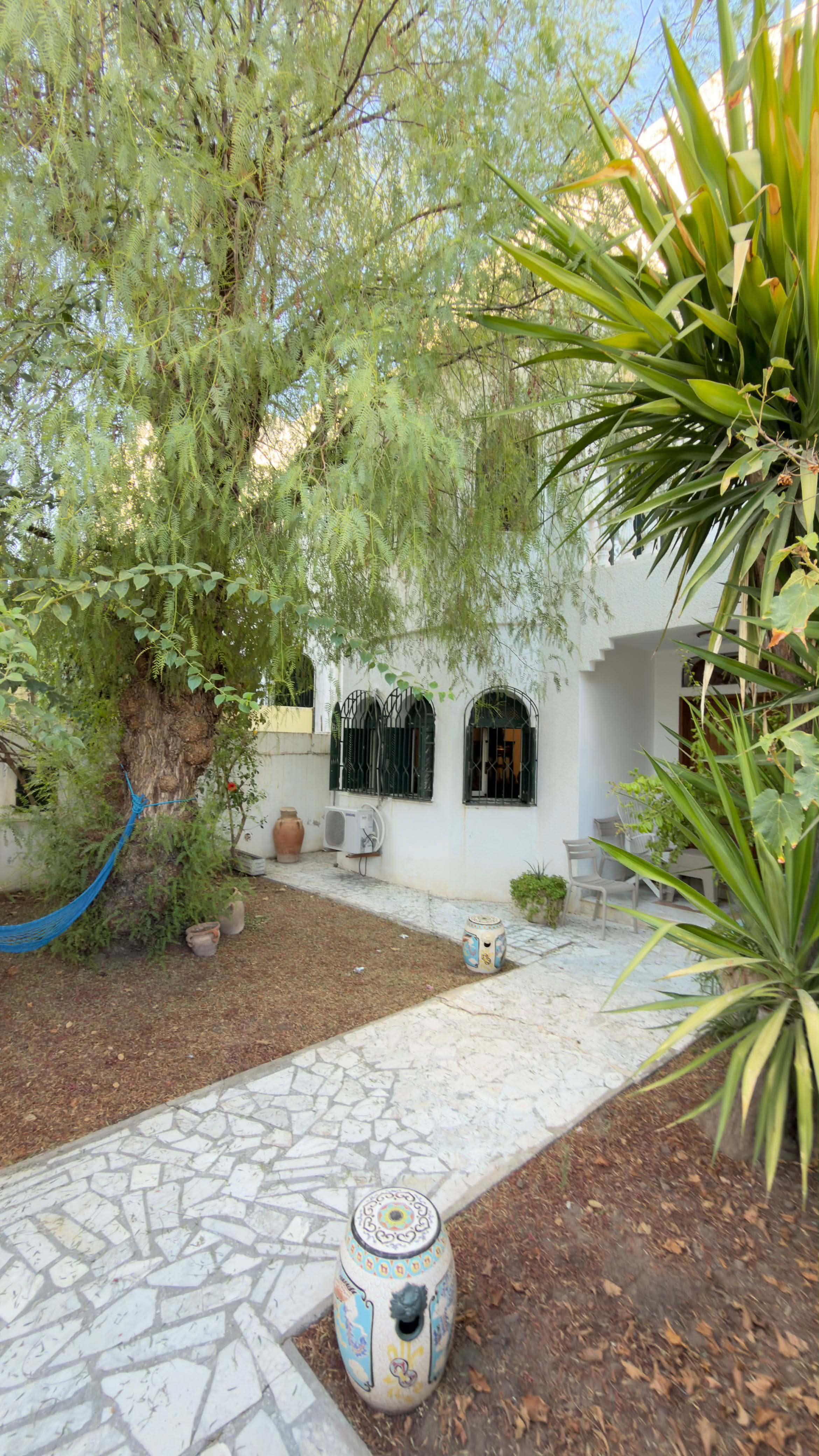 Un magnifique triplex situé à menzah 9 a