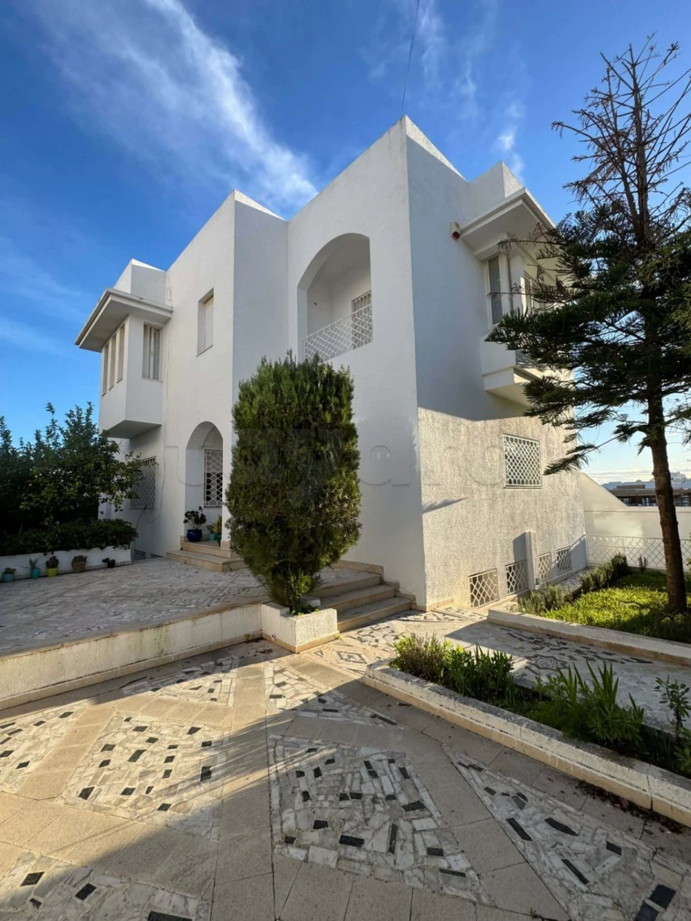 Magnifique villa à cité ennasr 1 avec jardin