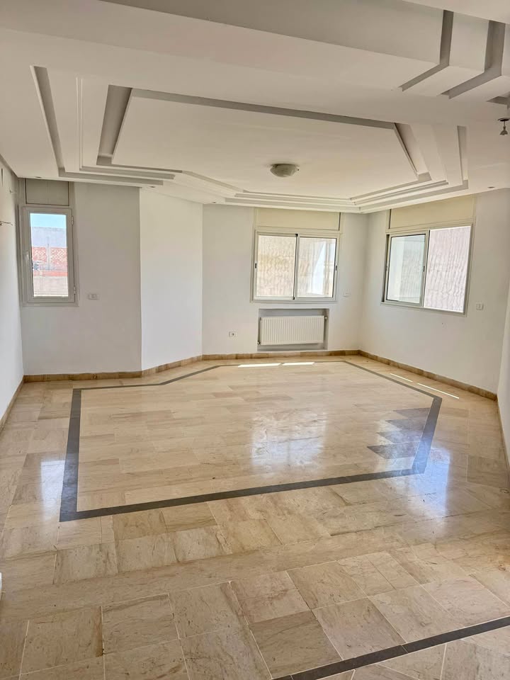 Bel etage de villa s3 a la soukra