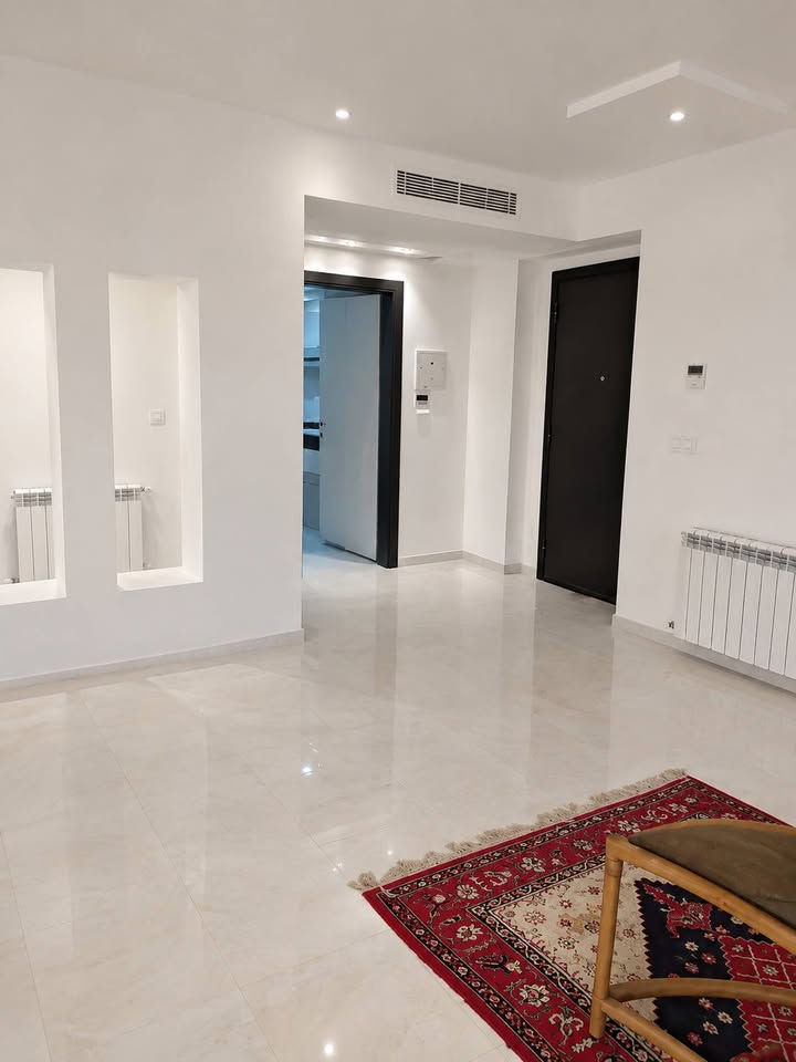 Joli appt s2 haut stg à cité ennasr 2
