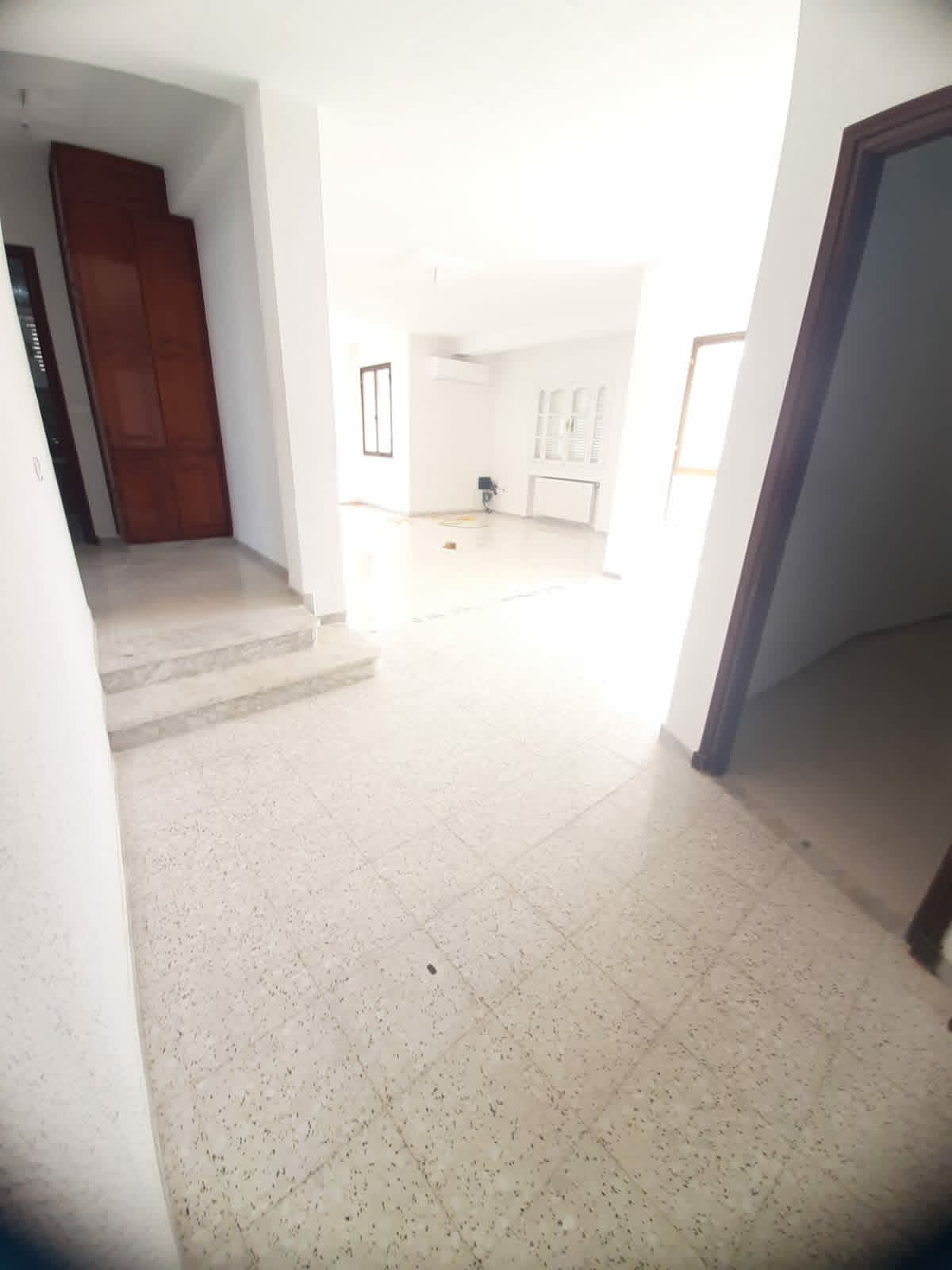 Menzah 8 étage villa s3 bien situé