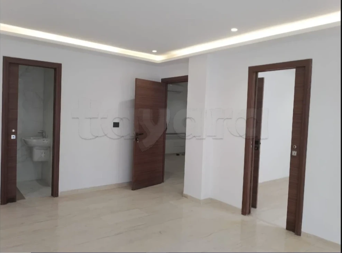 Bureau cabinet medical hammam lif