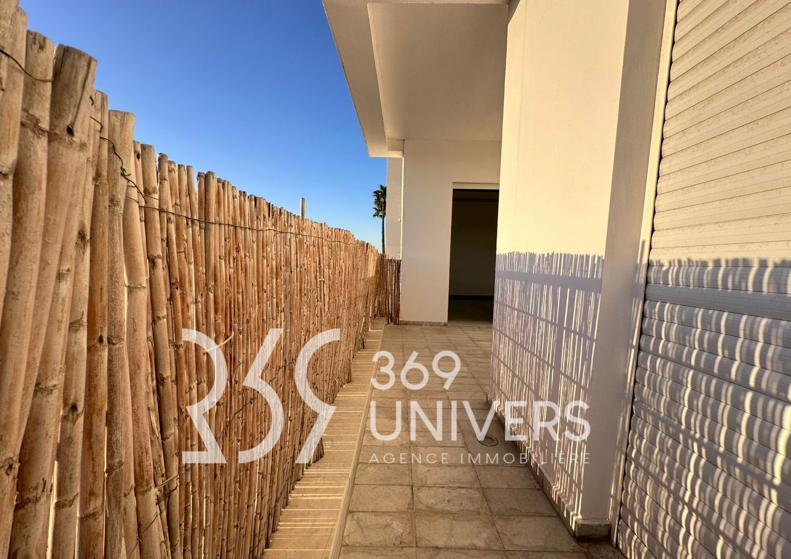 Appart avec balcon à la marsa ref ra003