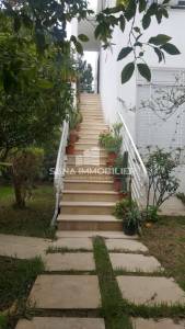 A duplex vide en etage de villa ref579a