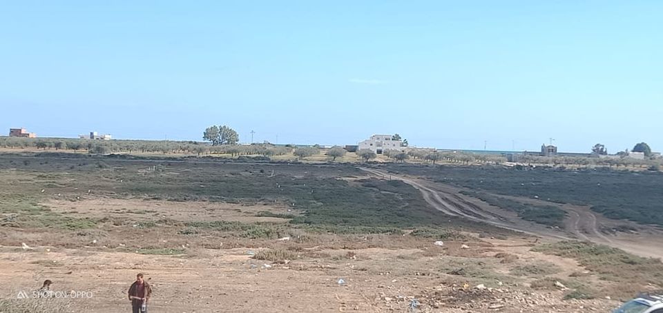 Beau terrain pas loin yassmin hammamet cote mer