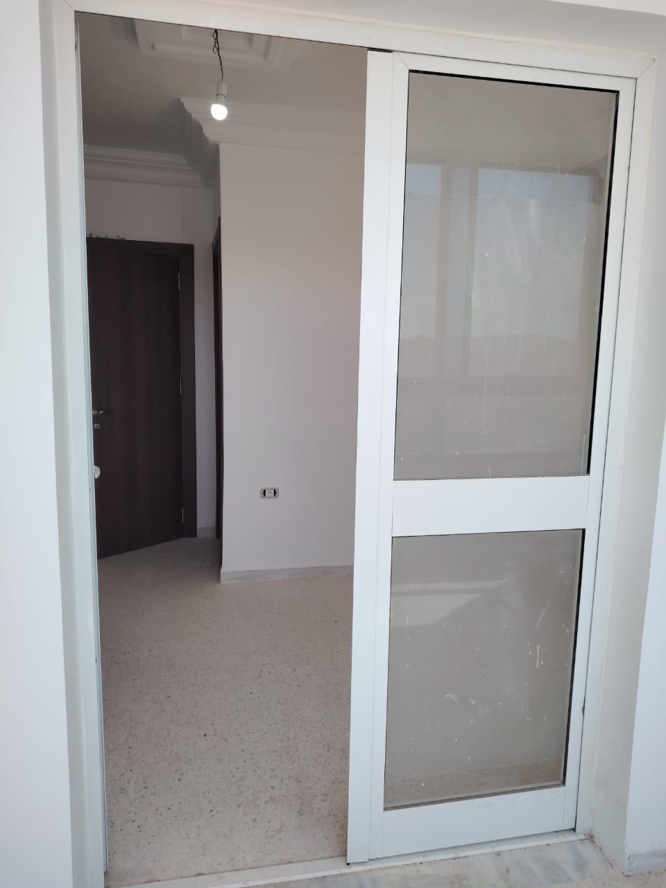 Studio non meublé neuf