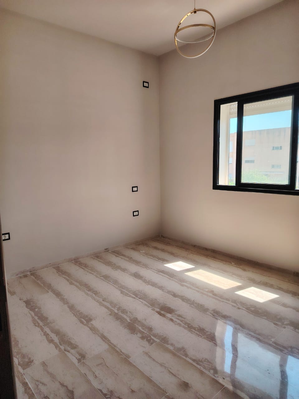 Appartement s plus 2 très haut standing