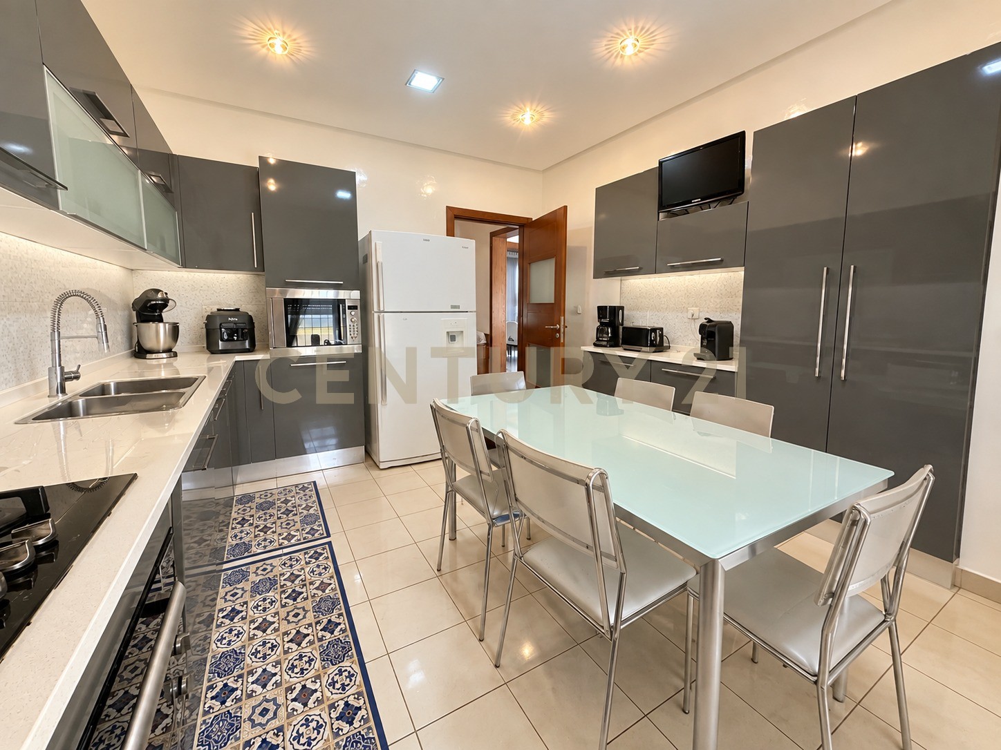 Un triplex s4 indépendant à ennasr 1