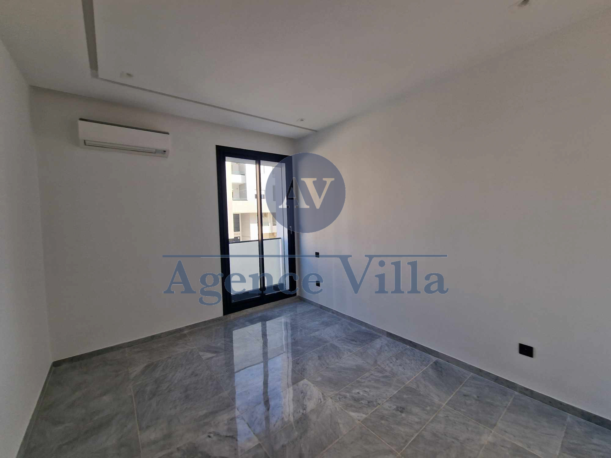 Appartement s2 avec balcon ain zaghouan