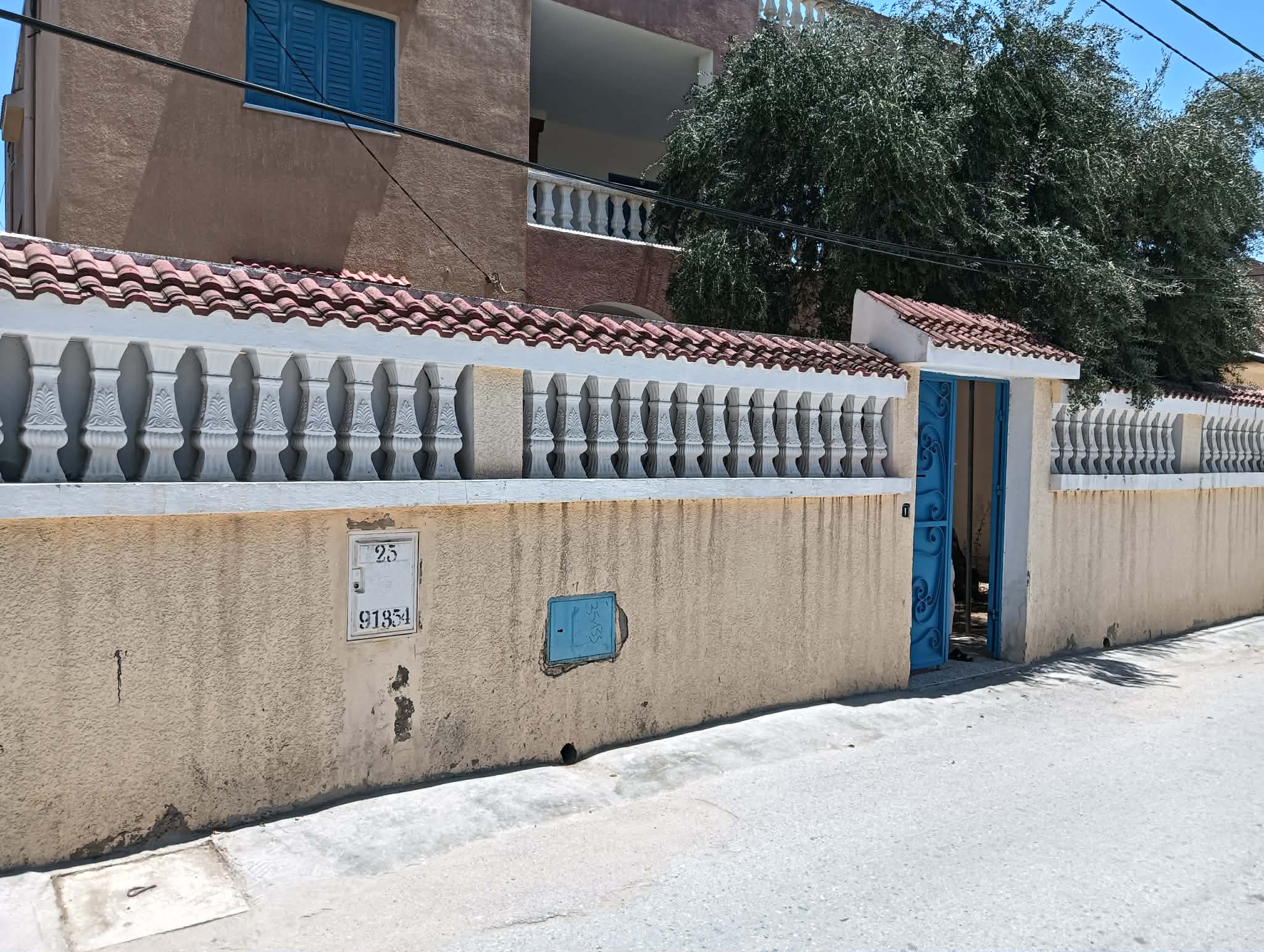 Un vaste étage de villa à dar fadhal