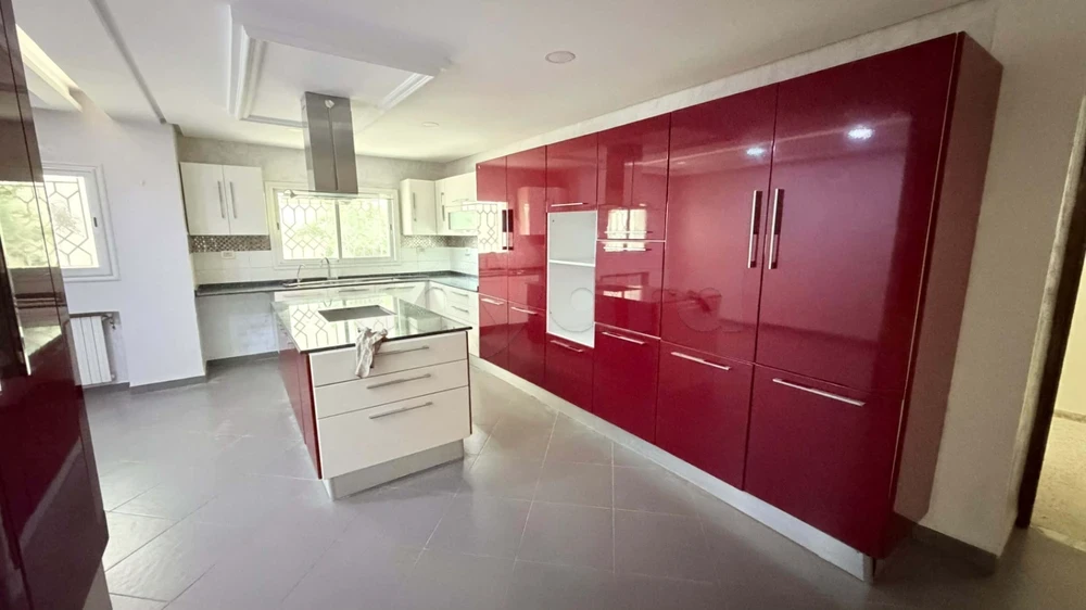 Prestigieuse villa a menzah 9a