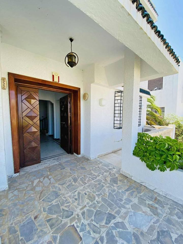 Villa s6 avec jardin à menzah 9