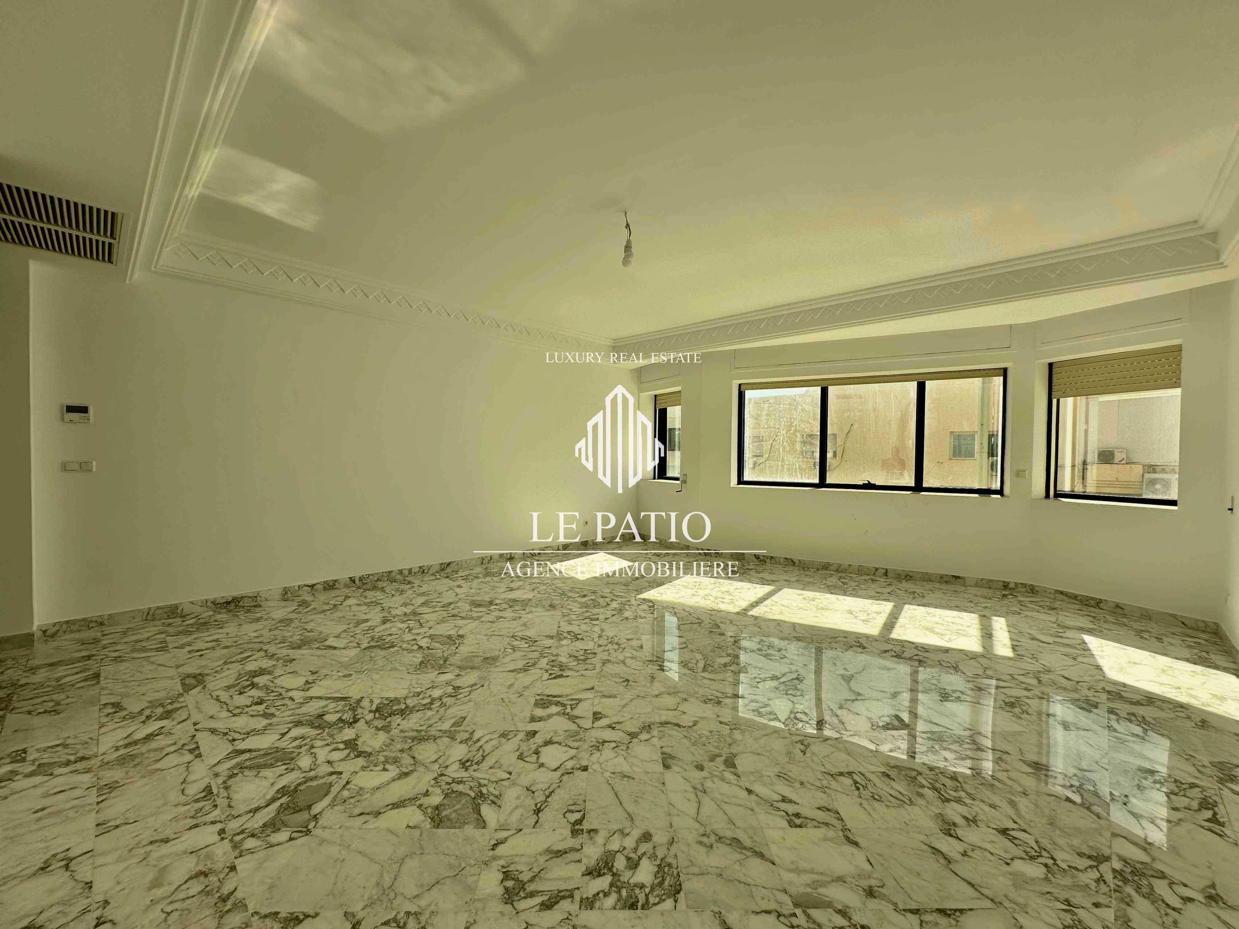 Appartement s3 avec chambre de service au lac 1