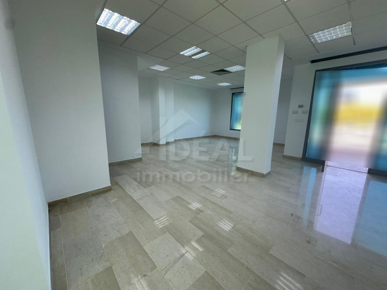 Al bureau 180m2 lac1