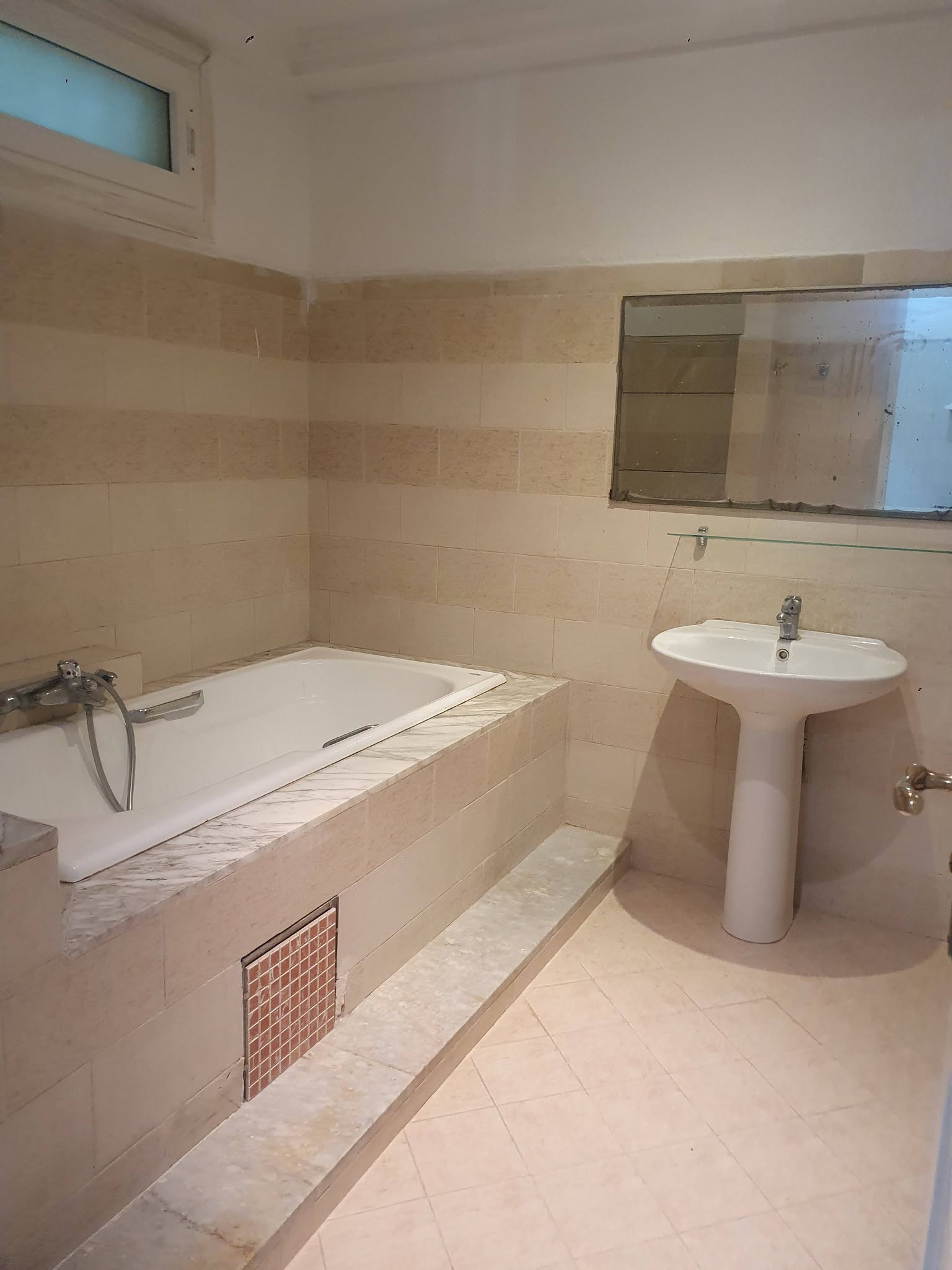 Super rdc de villa avec entrée indépendant