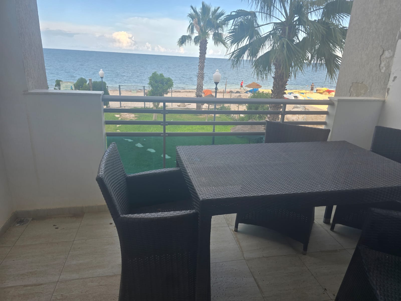 A appartement luxes pied dans leau a chatt mariem