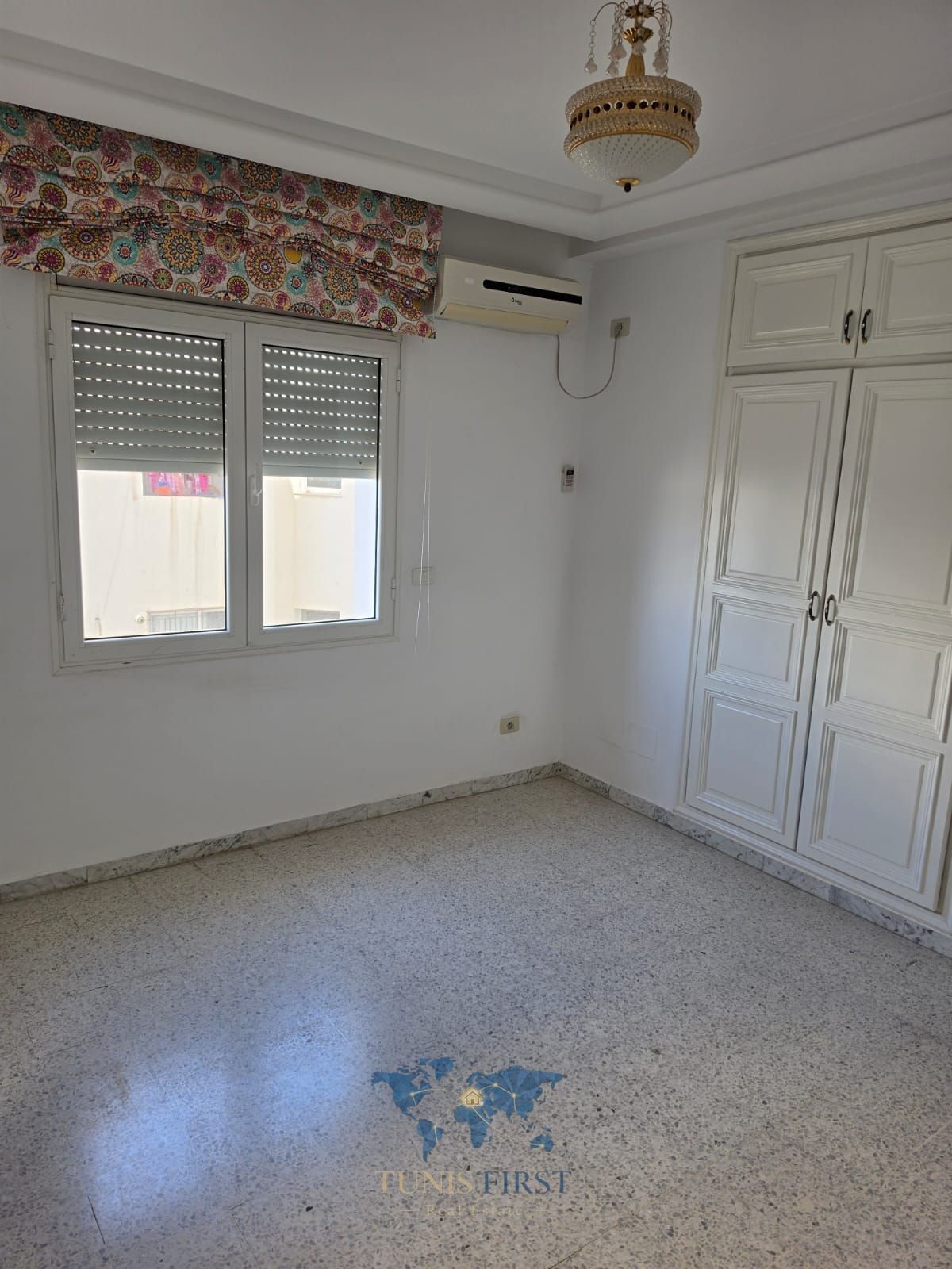 Appartement s2 vide à ennasr 2