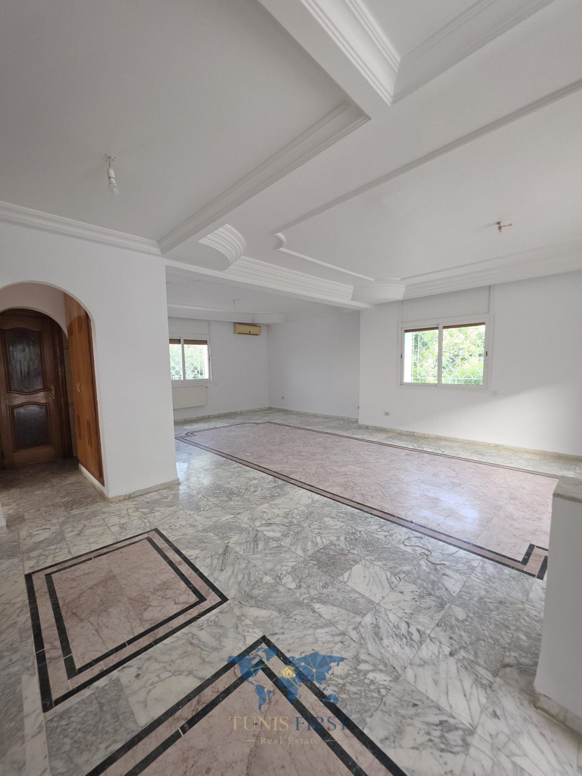 Villa s6 pour usage bureautique à gammarth