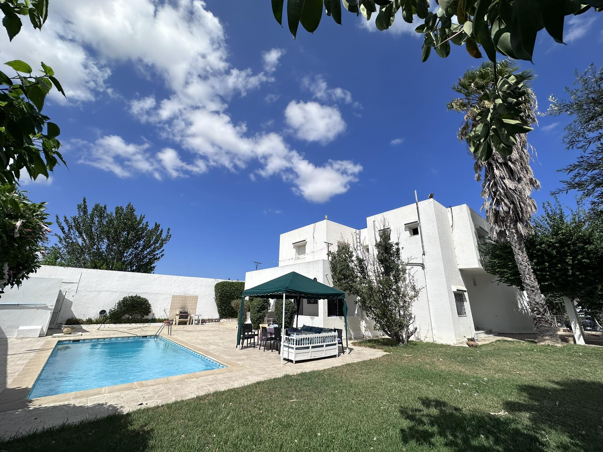 Villa s6 avec jardin et piscine à la soukra