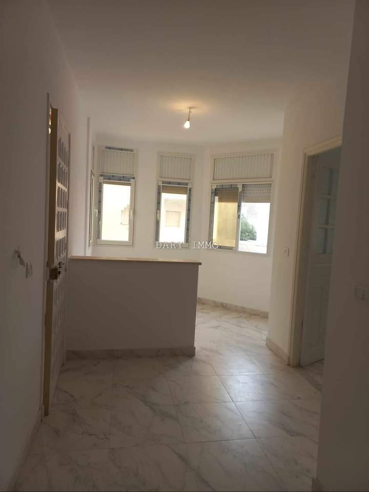 Une villa sur deux étages séparés à borj cedria