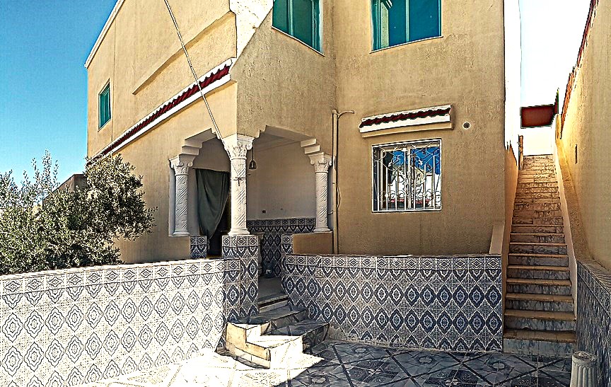 Villa 3 niveaux plus studio