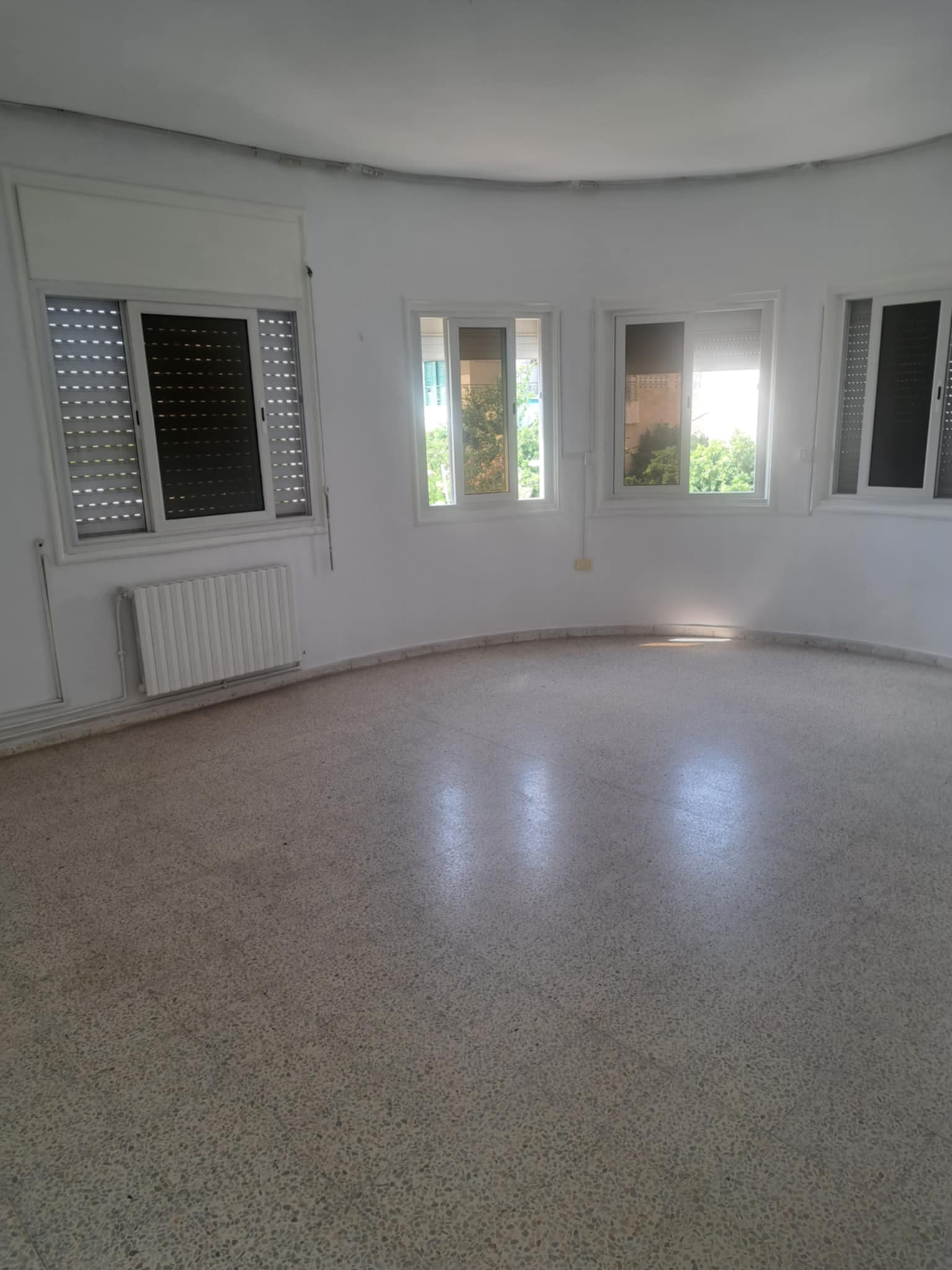 Villa à nouvelle ariana de surface 423 m2 tfi