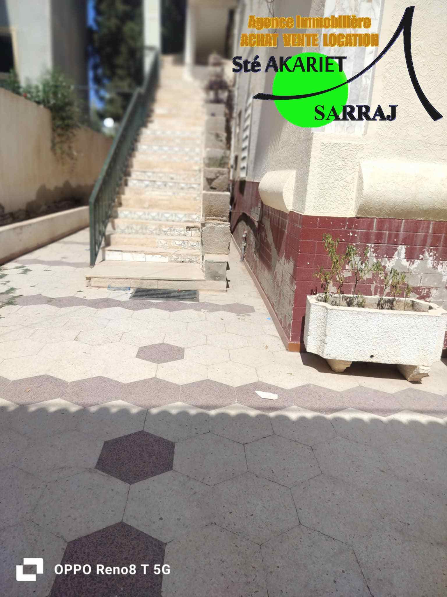 Villa rdc avec 2 étages moyen standing àkhzema est