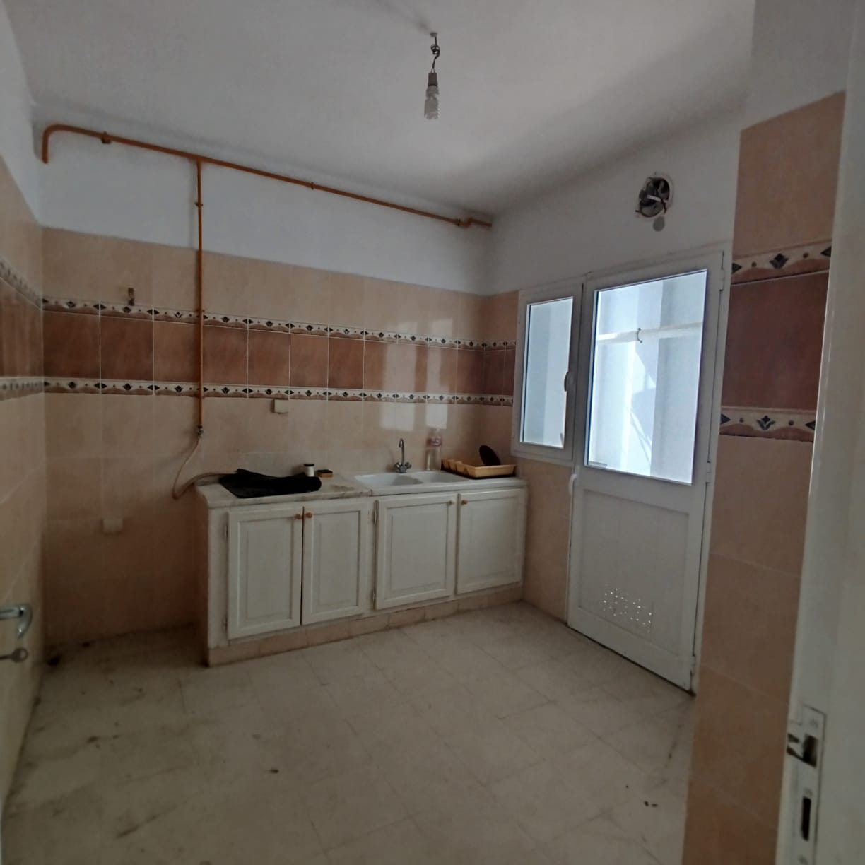 Un mignon appartement s2 à ras tabia bardo