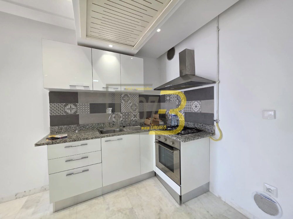 Superbe appartement s1 avec terrasse à ennasr