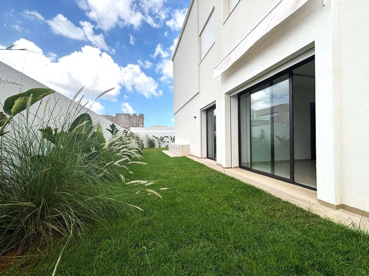 Appt s3 neuf avec jardin à chotrana 1