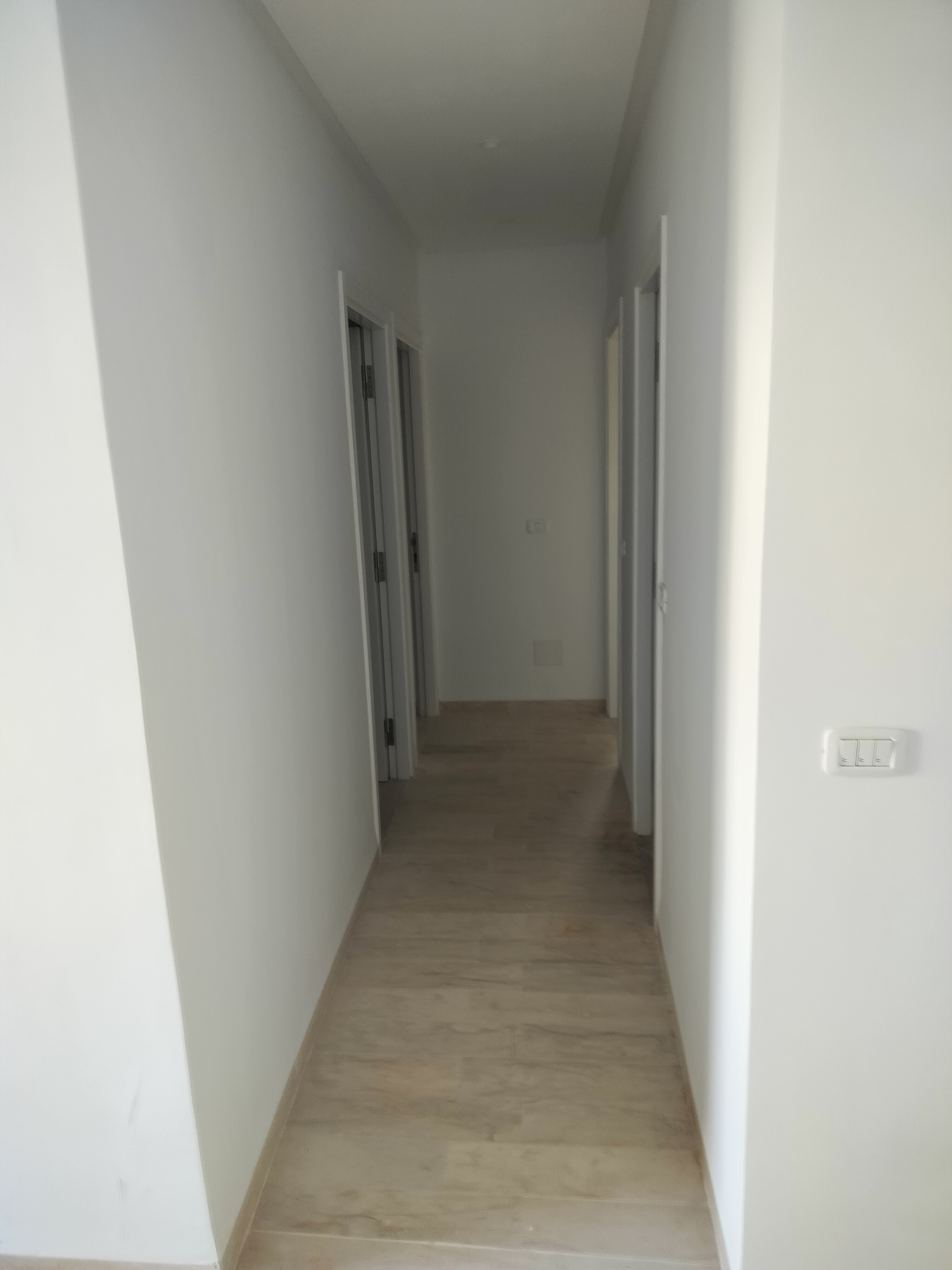 Un appartement et 2 locaux commerciaux