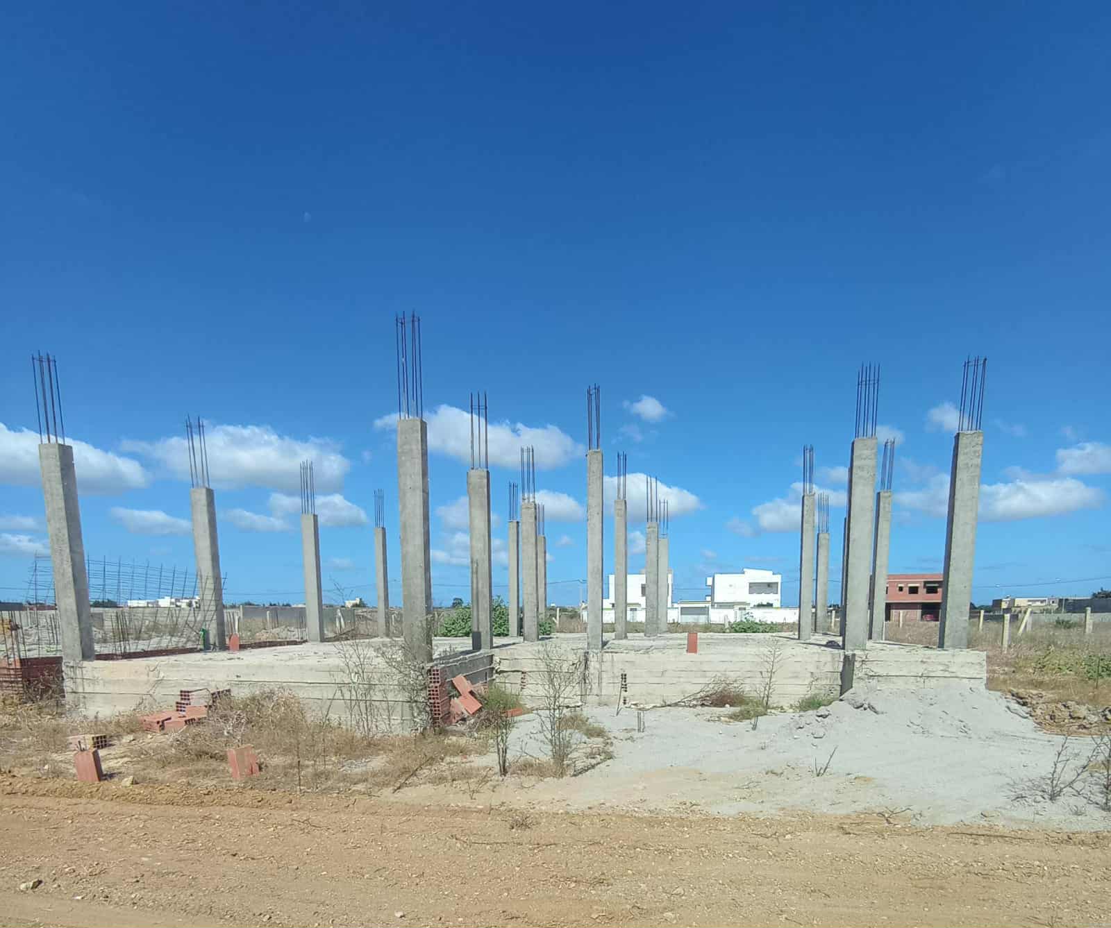Maison en cour de construction a dar allouch