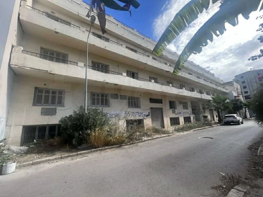 Bâtiment r3 899 metre