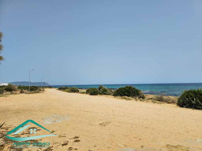 Vt826 terrain 476 m2 à plage kerkouene