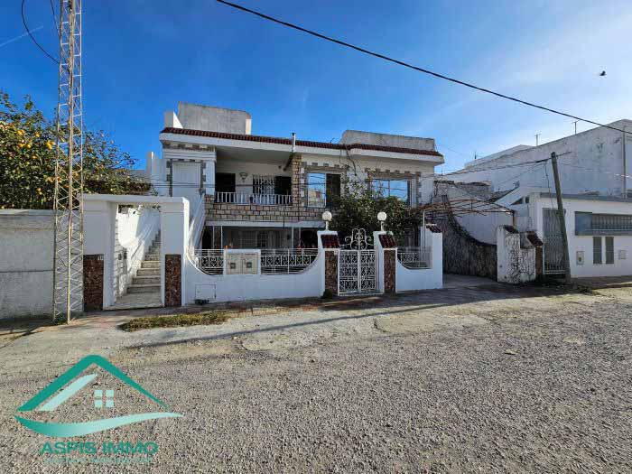 Vt888 villa 300 m2 à cité riadh kelibia