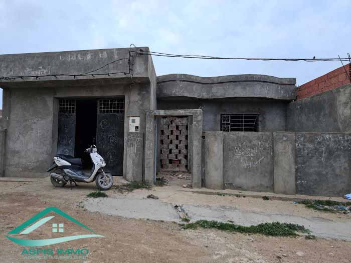 Vt890 maison inachevée 180 m2 à kelibia