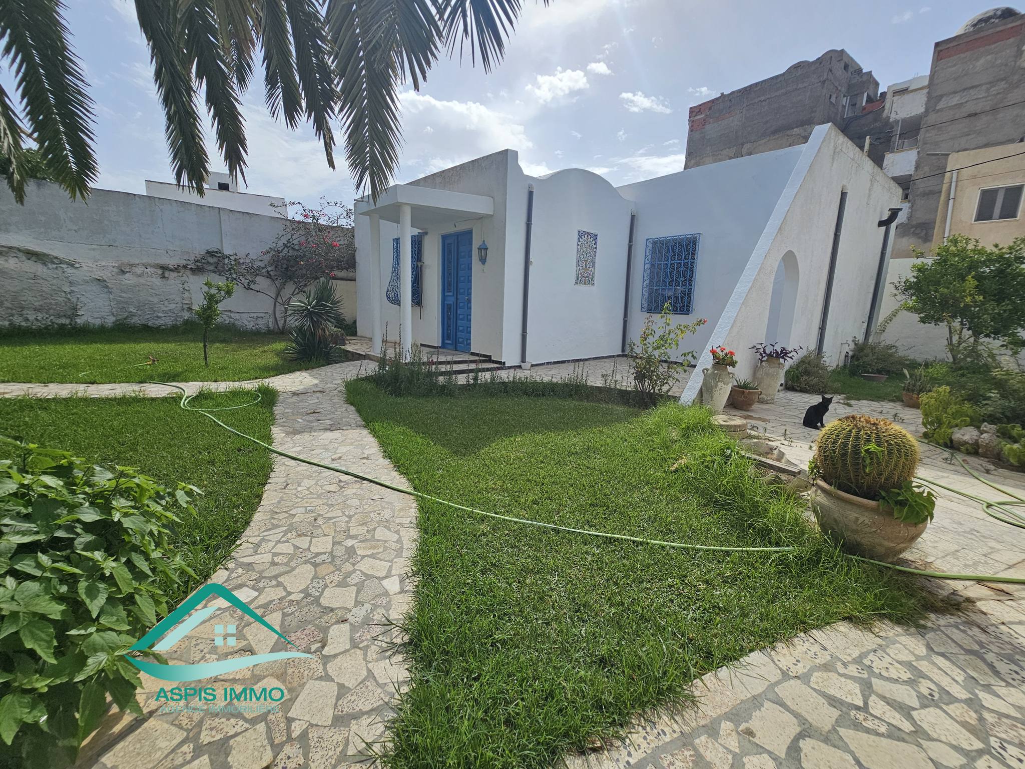 Vt914 maison 743 m2 à fatha 2 kelibia
