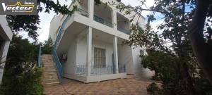 A villa deux tages ref135a