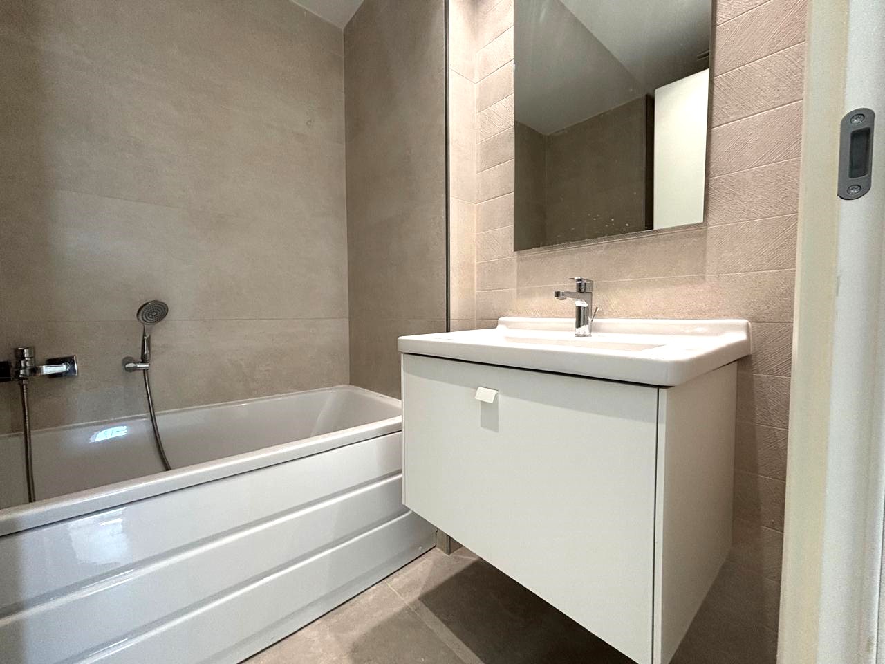 Un appartement s3 neuf à chotrana 2