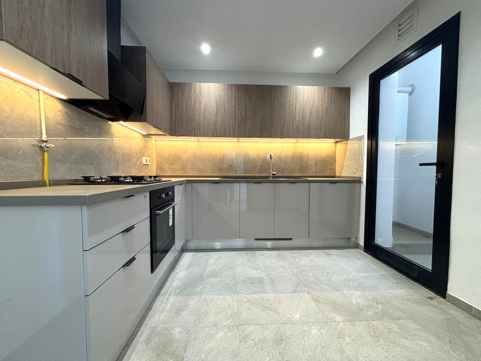 Appartement s2 neuf à chotrana 3