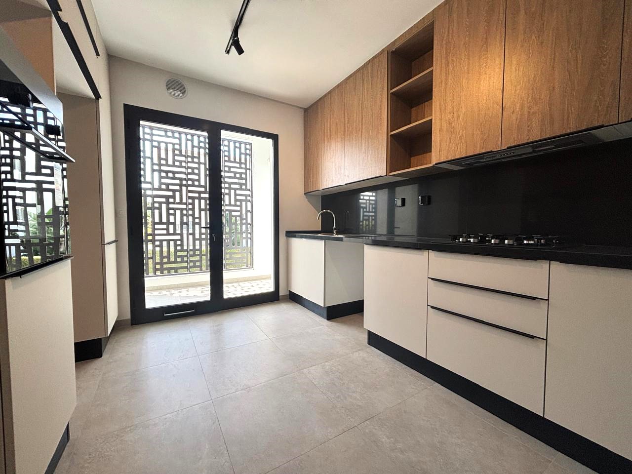 Appartement s3 de 138m2 neuf à chotrana 1