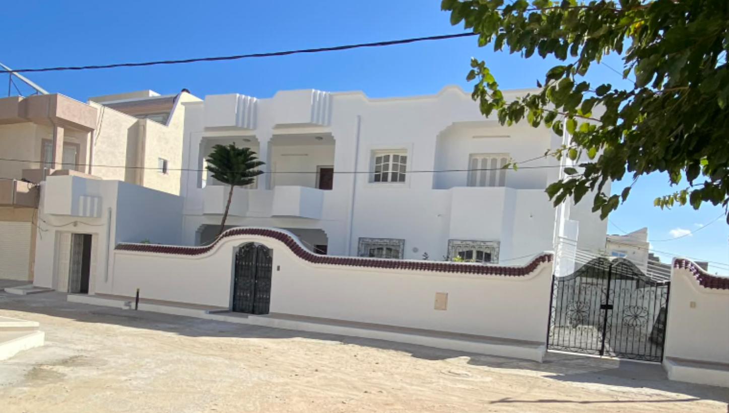 Villa 2 etages ksar hellal