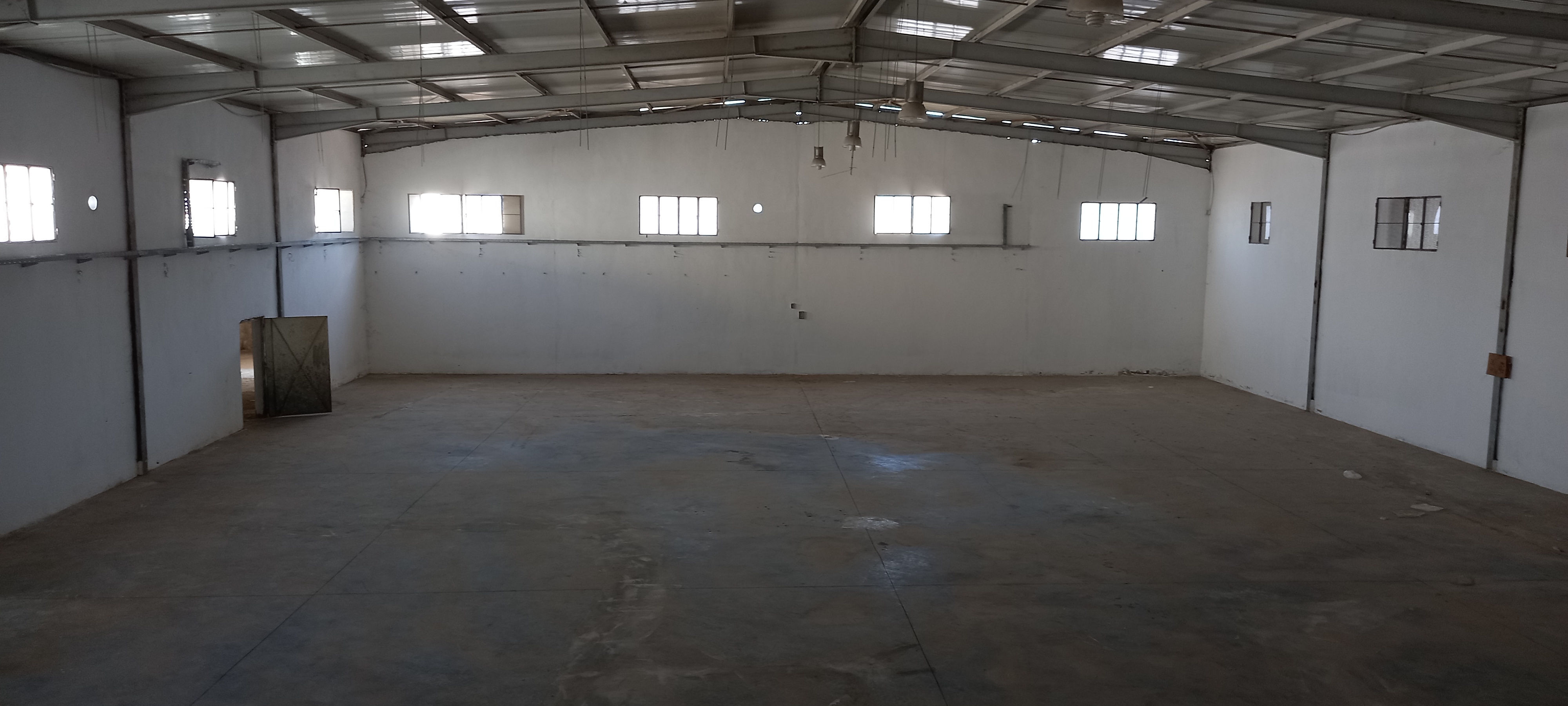 Dépôt ben arous de 1600m2