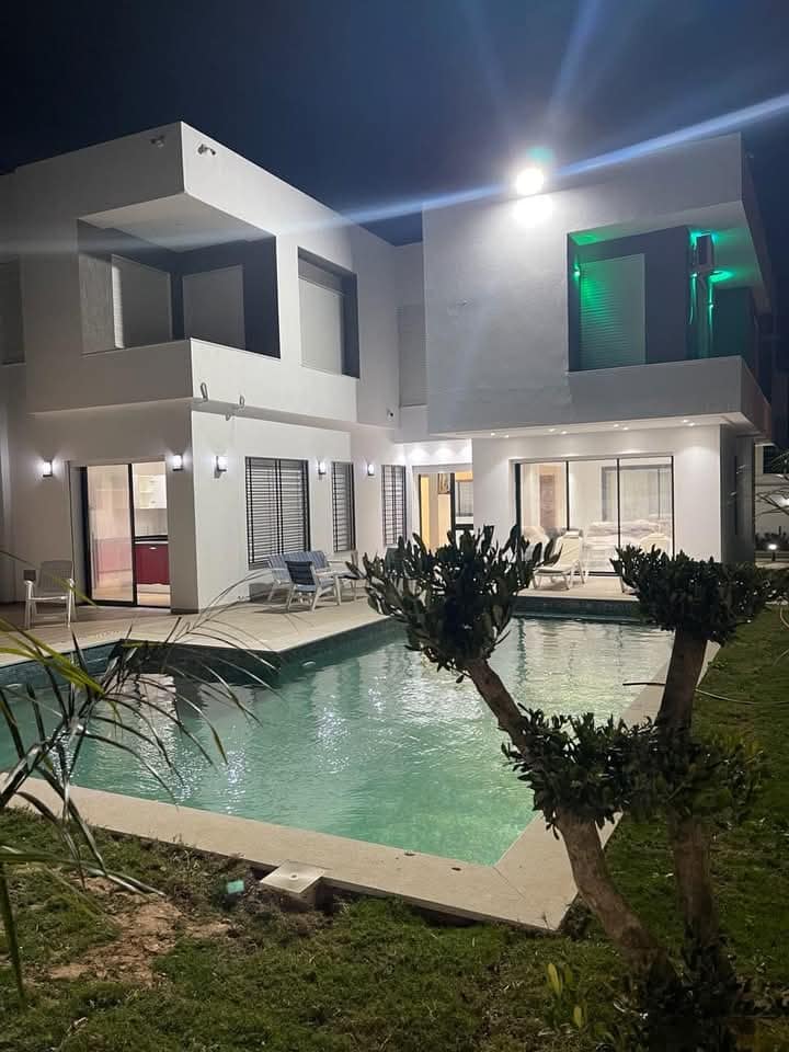 Luxueuse villa avec piscine à kélibia