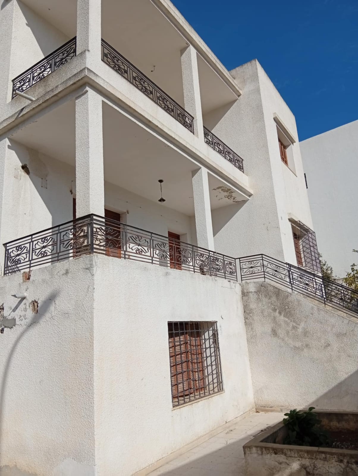 Une villa à retaper ou à démolir à menzah8
