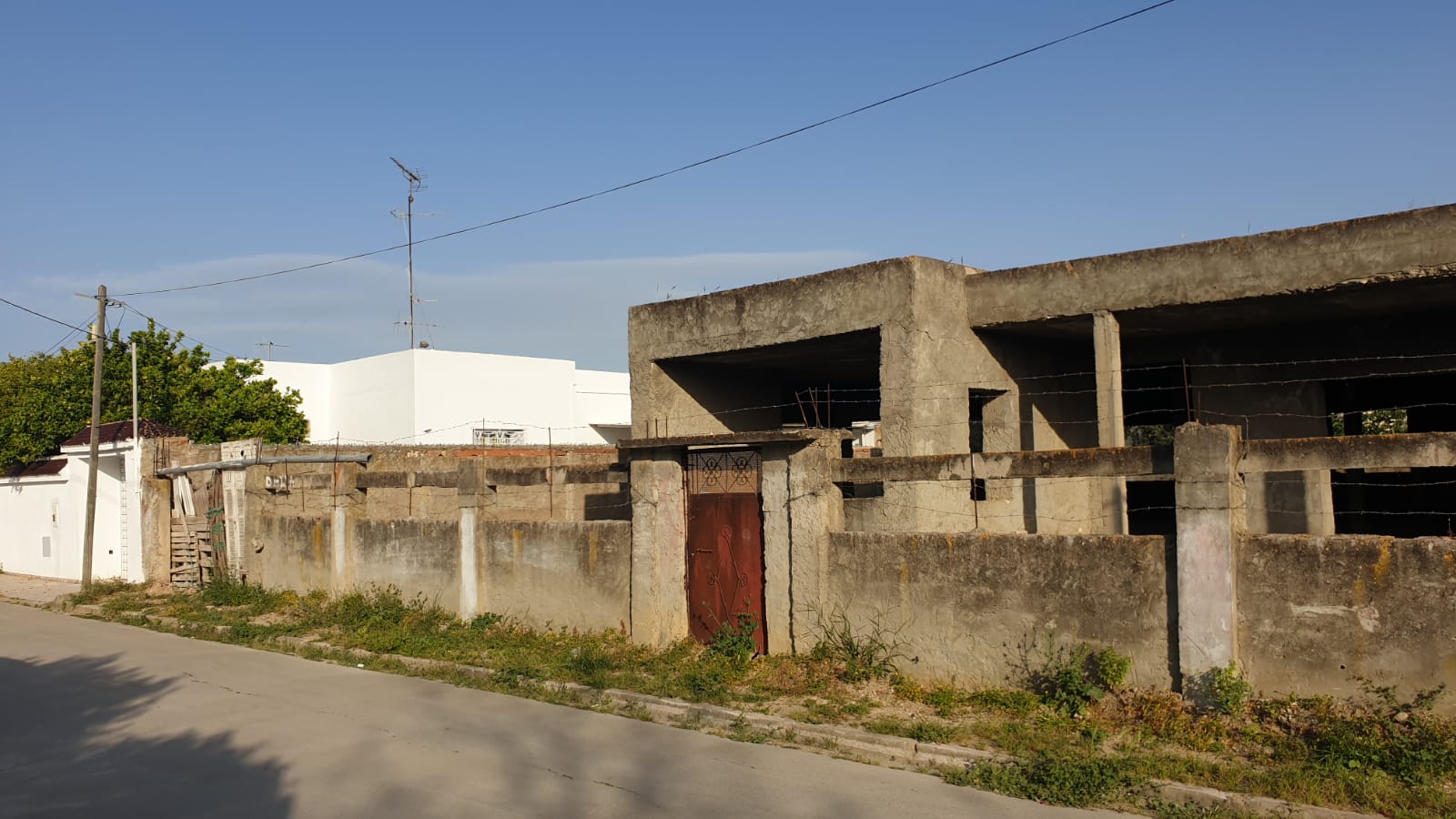 240 m2 bâti sur terrain 676 m2