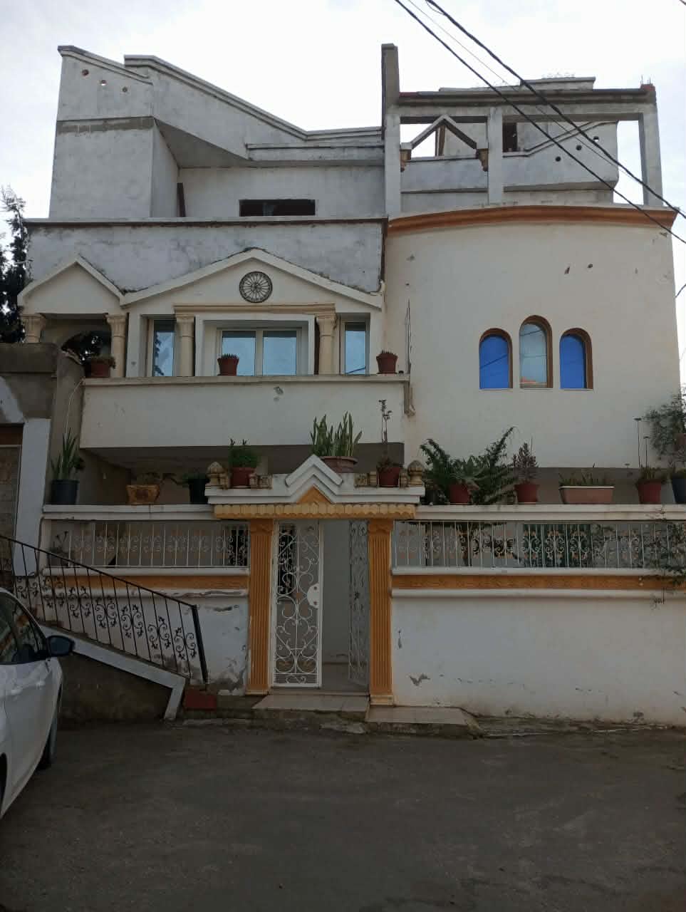 Av 3 étages de villa à bareket sehel