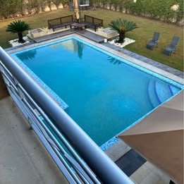 Villa de maitre avec 5 suites jardin et piscine