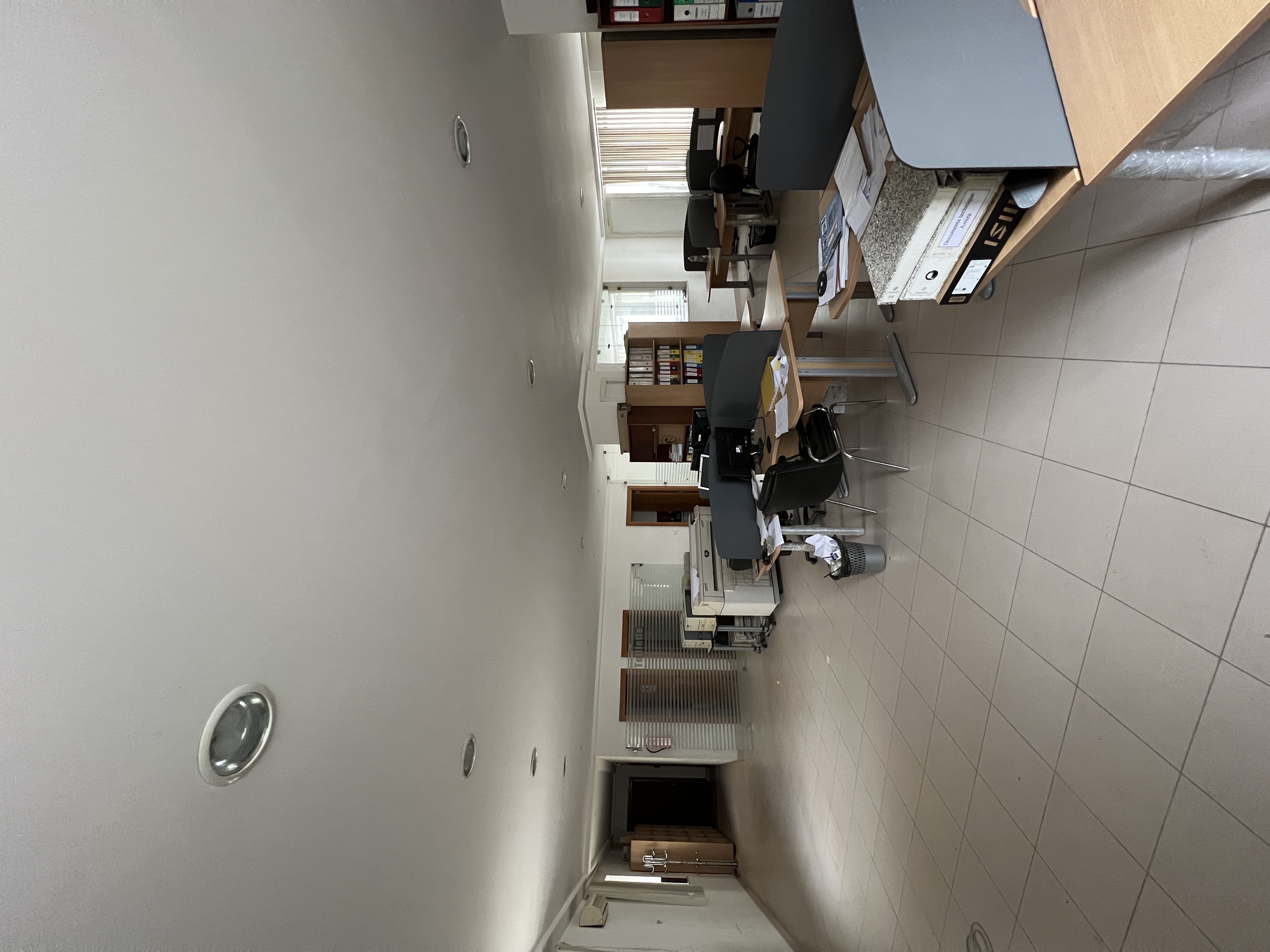 Av bureau spacieux 300 m au centre urbain nord