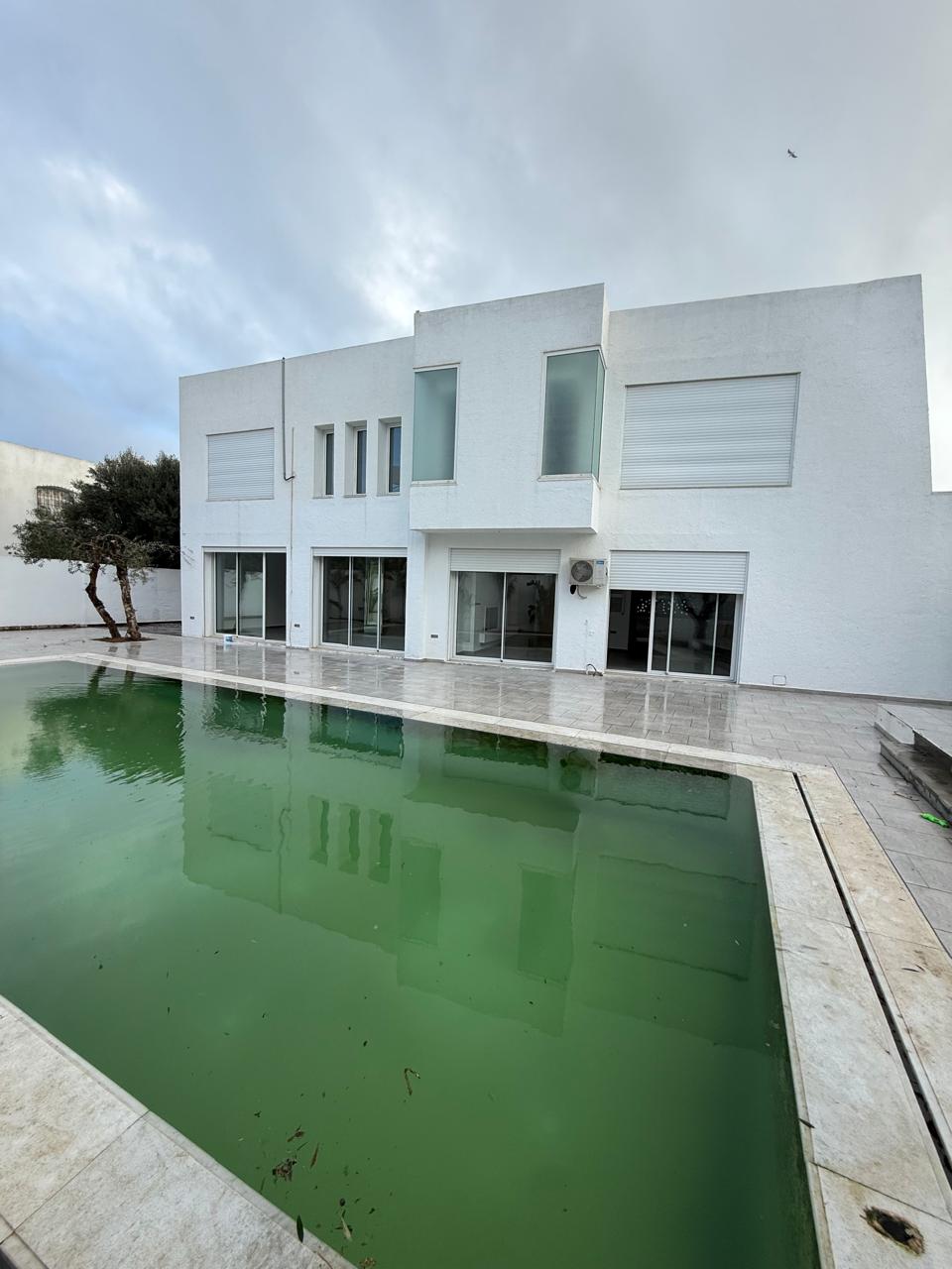 Villa haut standing avec picine à narjess kantaoui